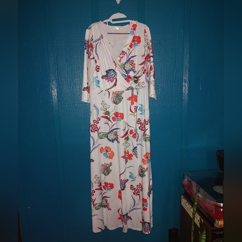 Floral V-Neck Maxi Dress - White with Multicolor Accents XL